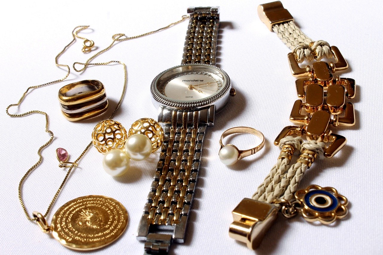 Reasons Why You Should Have Jewelry
