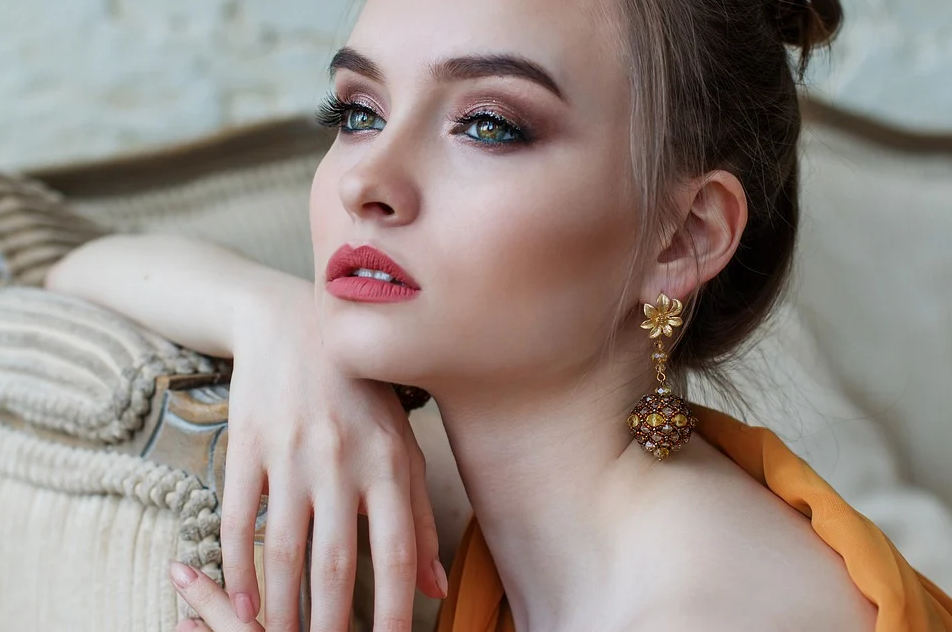 Pointers to Maintain Your Skin Youthfully