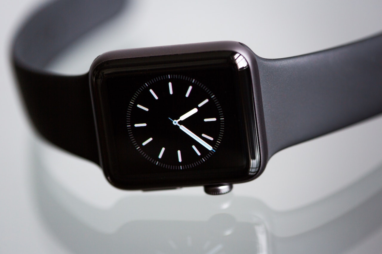 How Minimalist Watches Make a Bold Fashion Statement